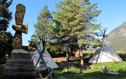 Camping sous tipi sioux aux alberts dans la vallée de la Clarée